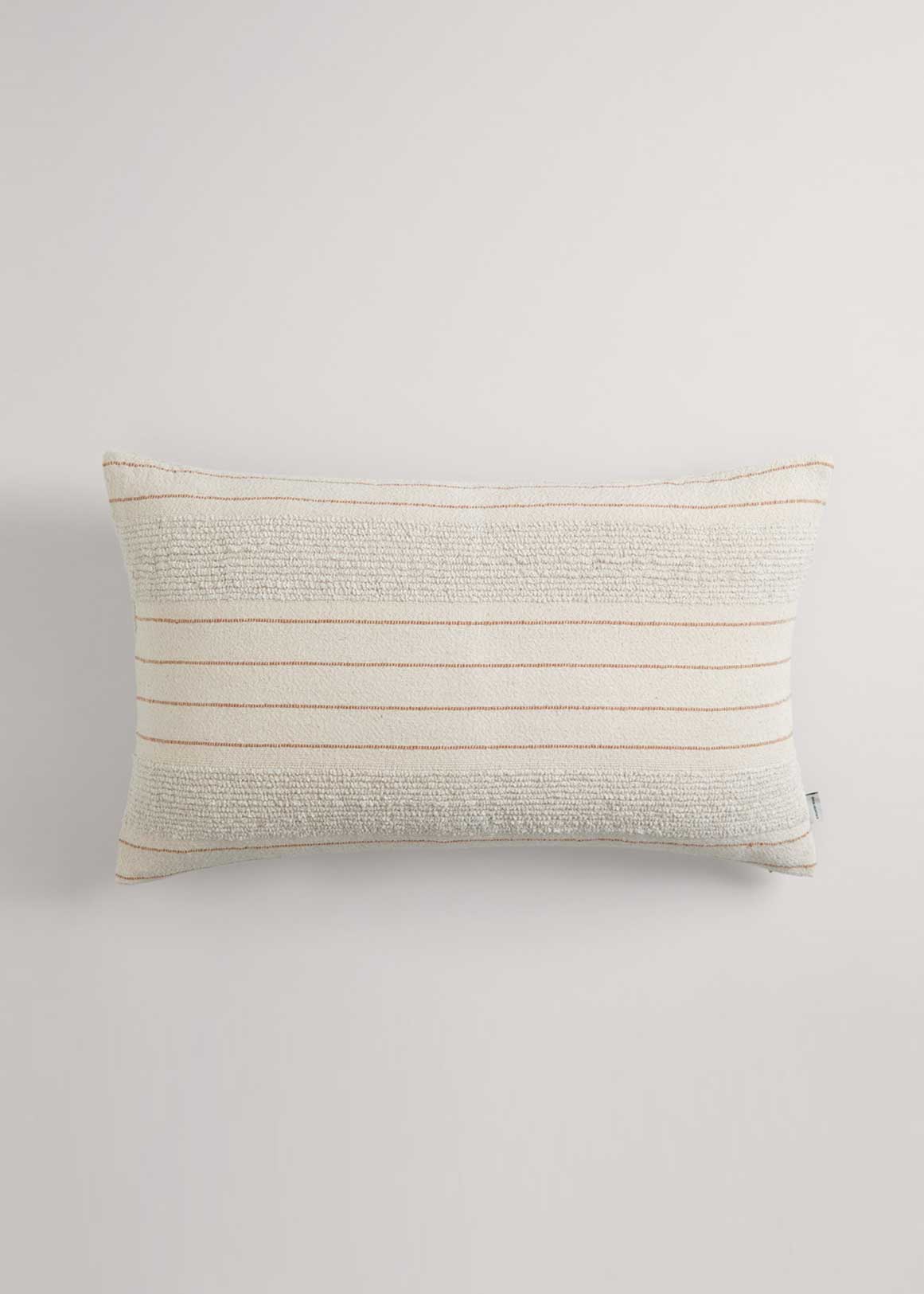 Amata 35x60 Cushion