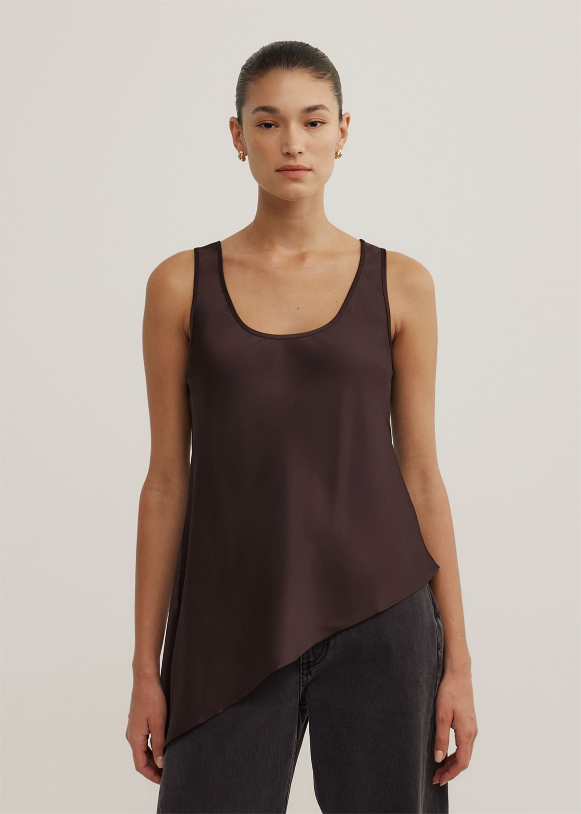 Asymmetric Scoop Tank