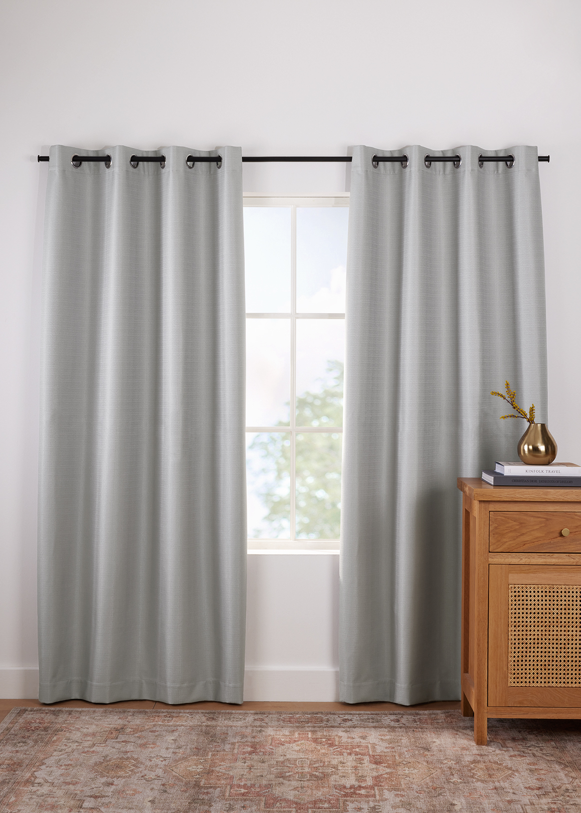 Bordeaux Block Out Eyelet Curtain 135cmx223cm