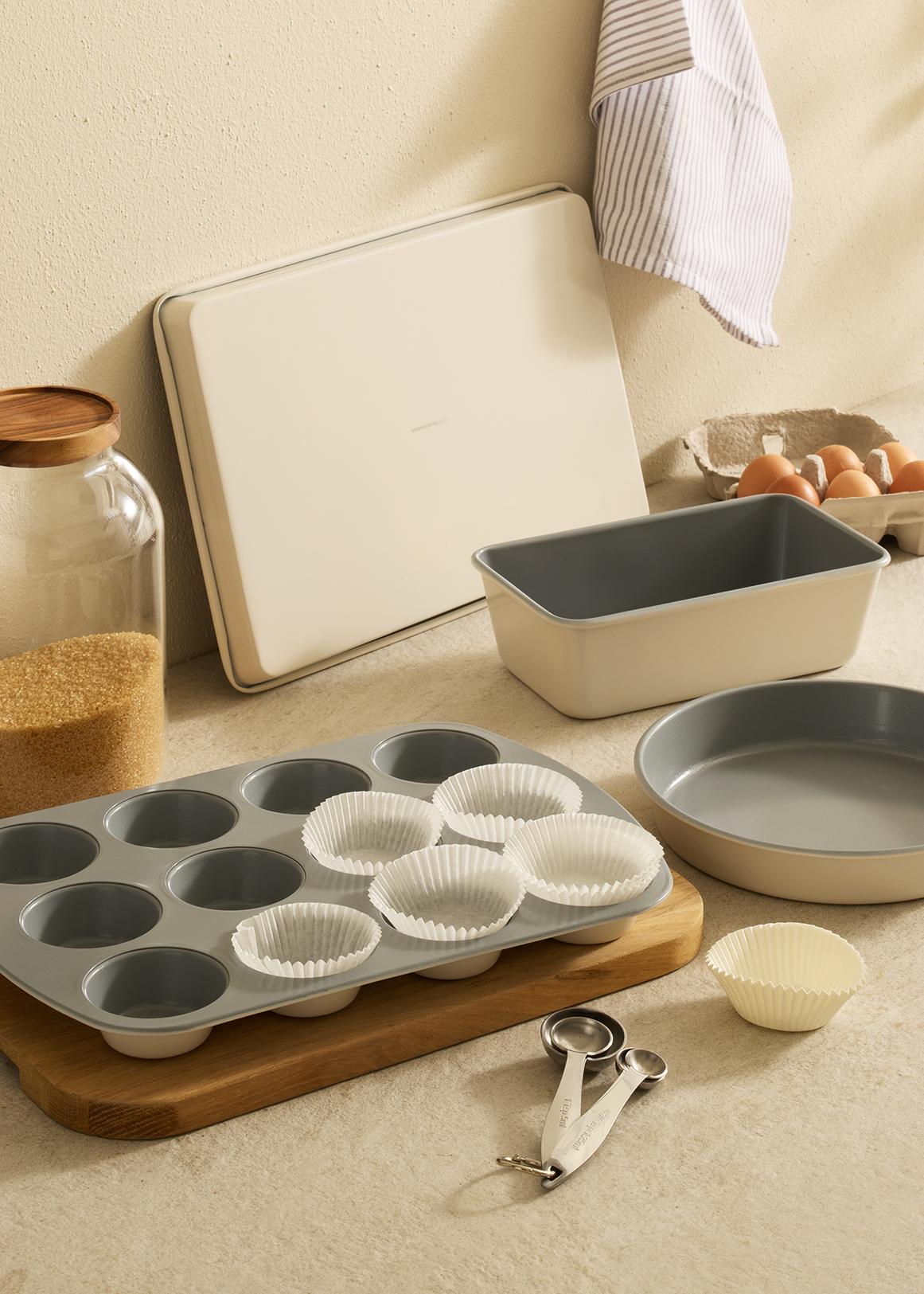 Ceramic Non-Stick Muffin Pan - Main Image
