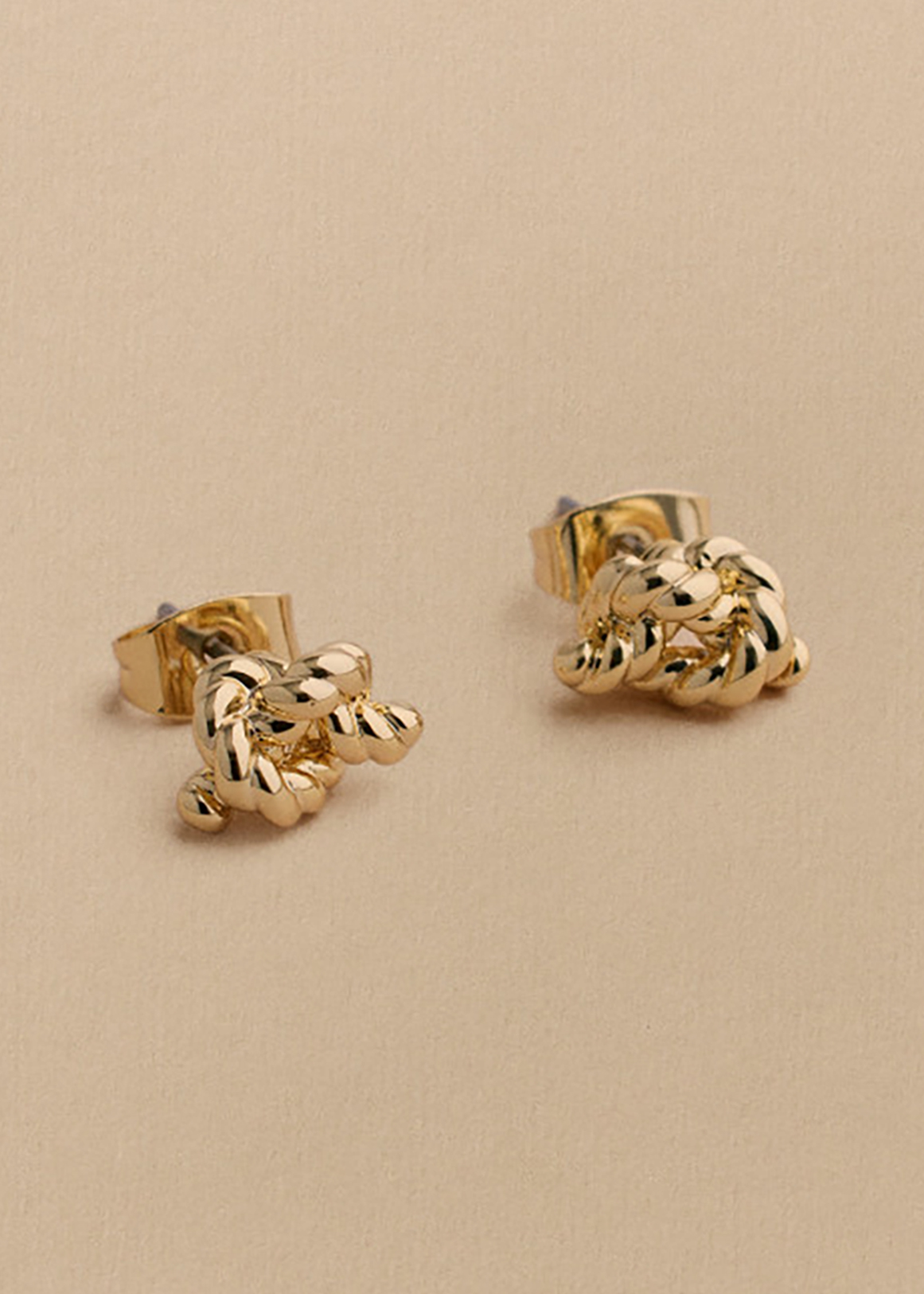Dolina Stud Earrings