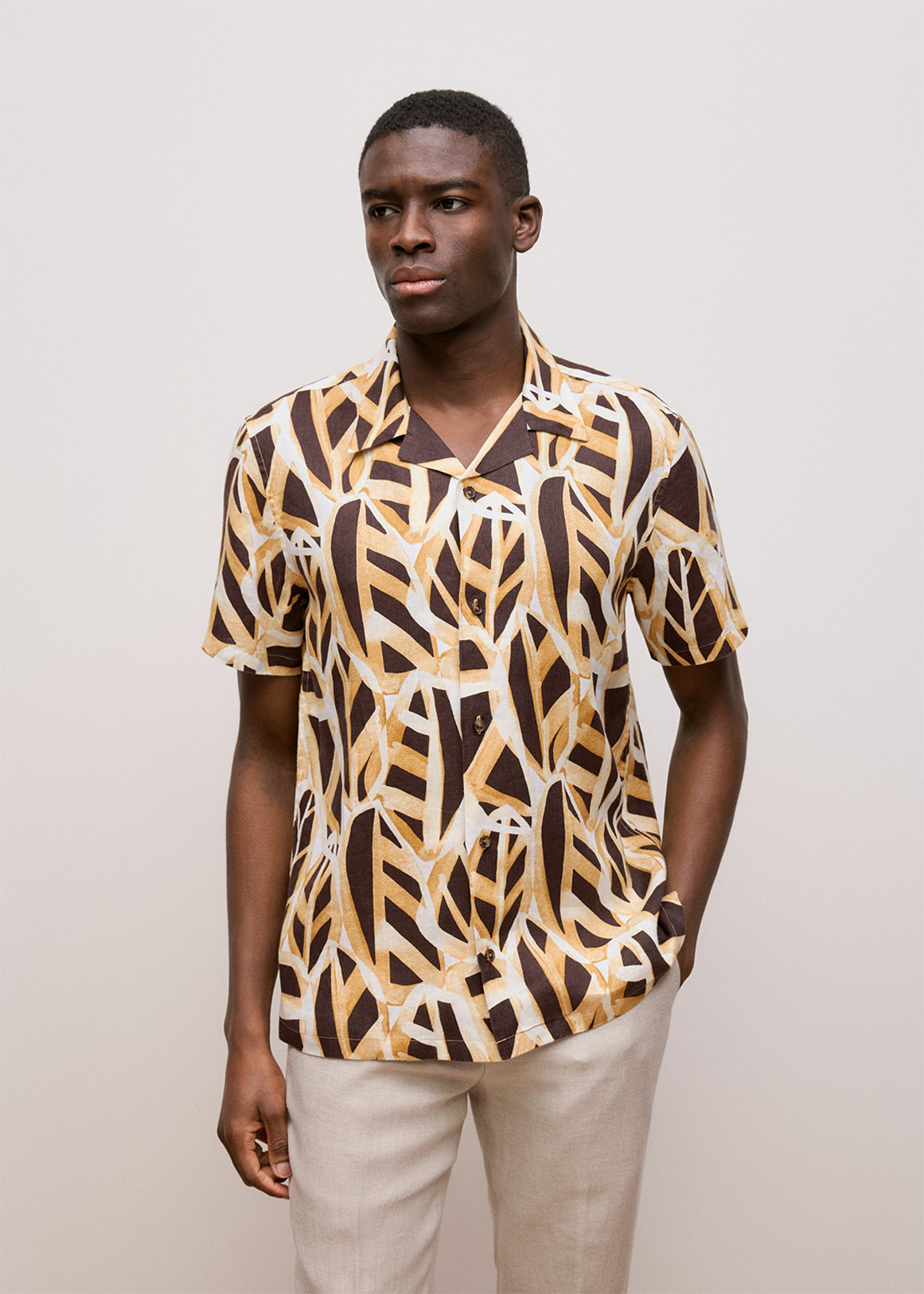 Graphic Leaf Linen Short Sleeve Shirt