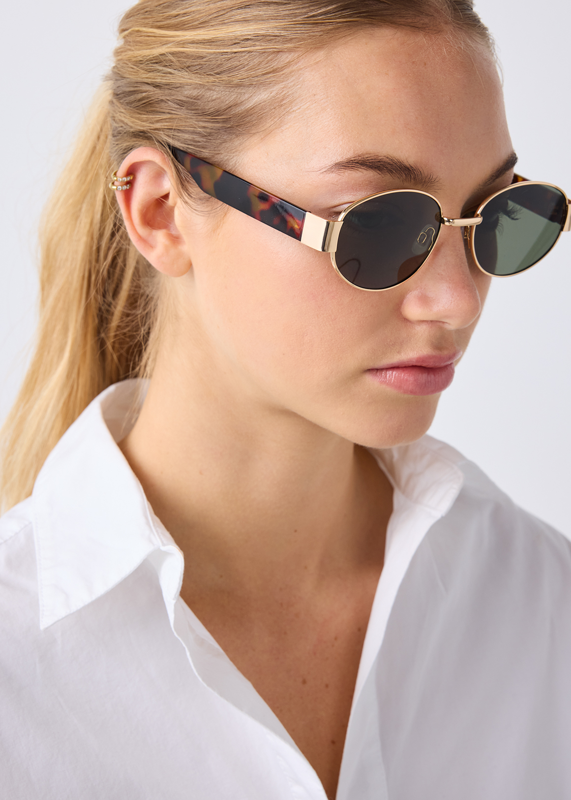 Green Lense Oval Sunglasses