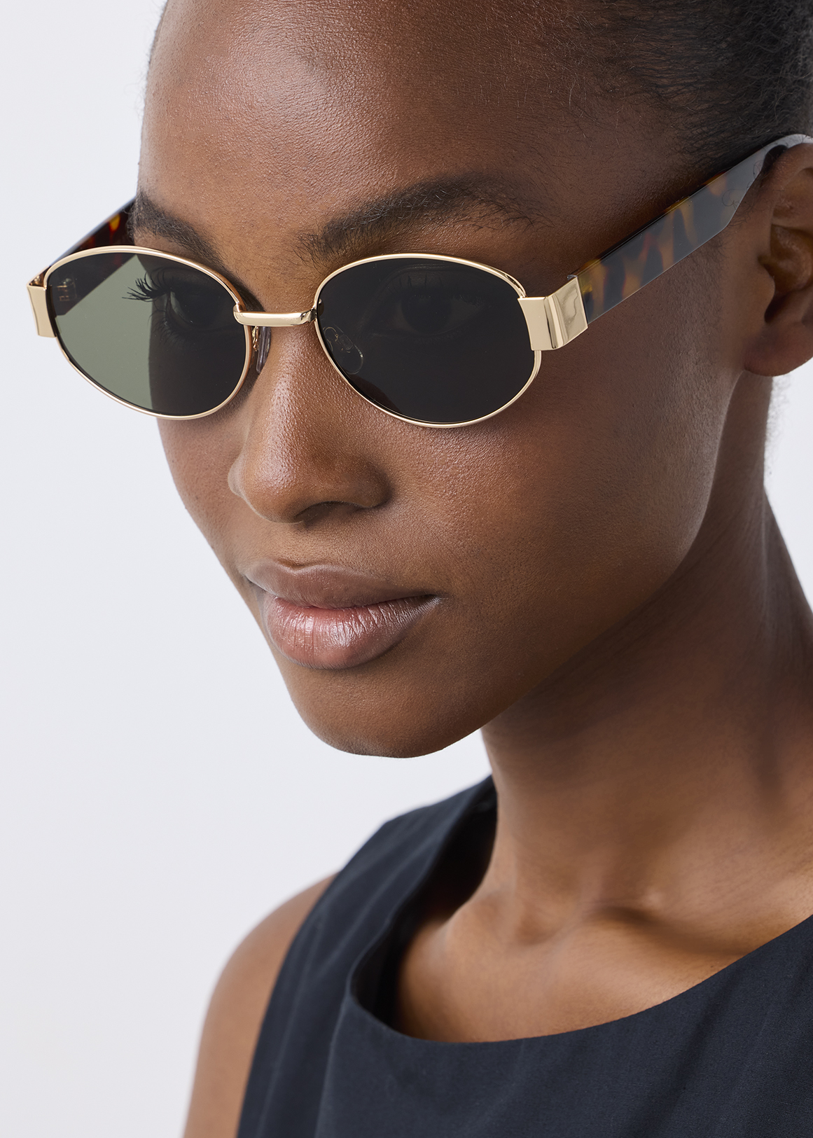 Green Lense Oval Sunglasses