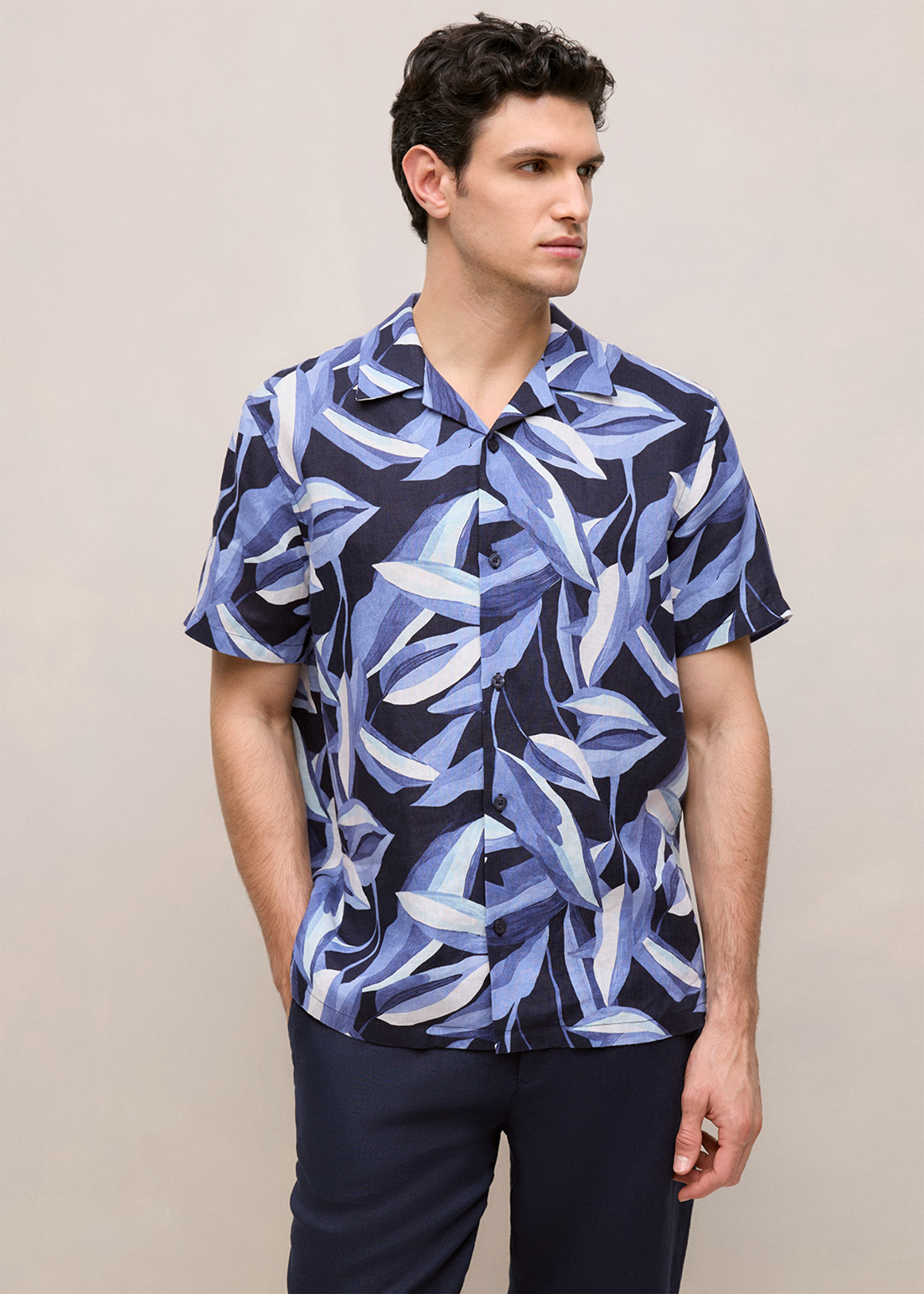 Linene Leaf Print Short Sleeve Shirt