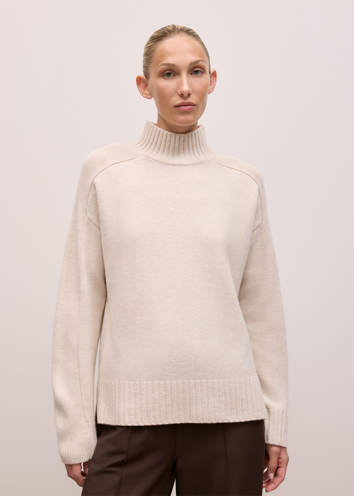 Merino Funnel Neck Pullover