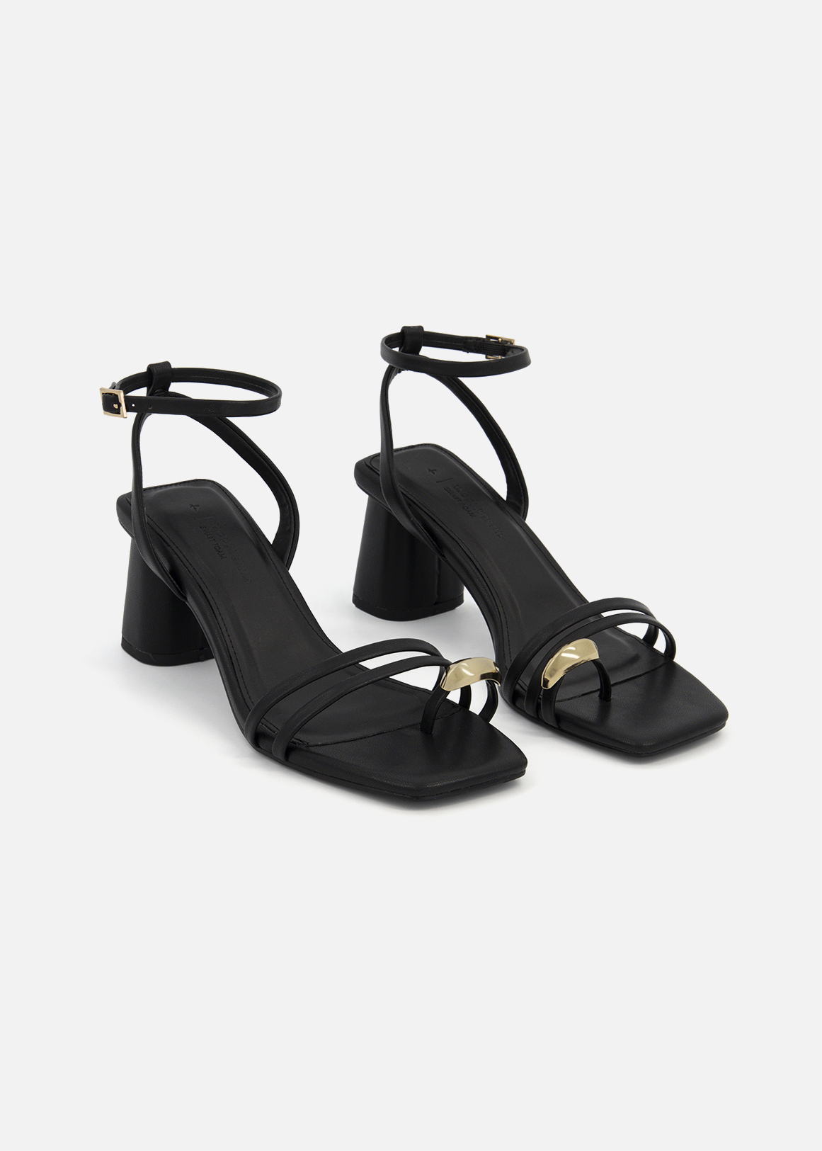 Metal Toe Post Strappy Sandals
