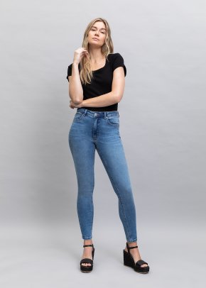 Redbat Women's Medium Wash Skinny Jeans 