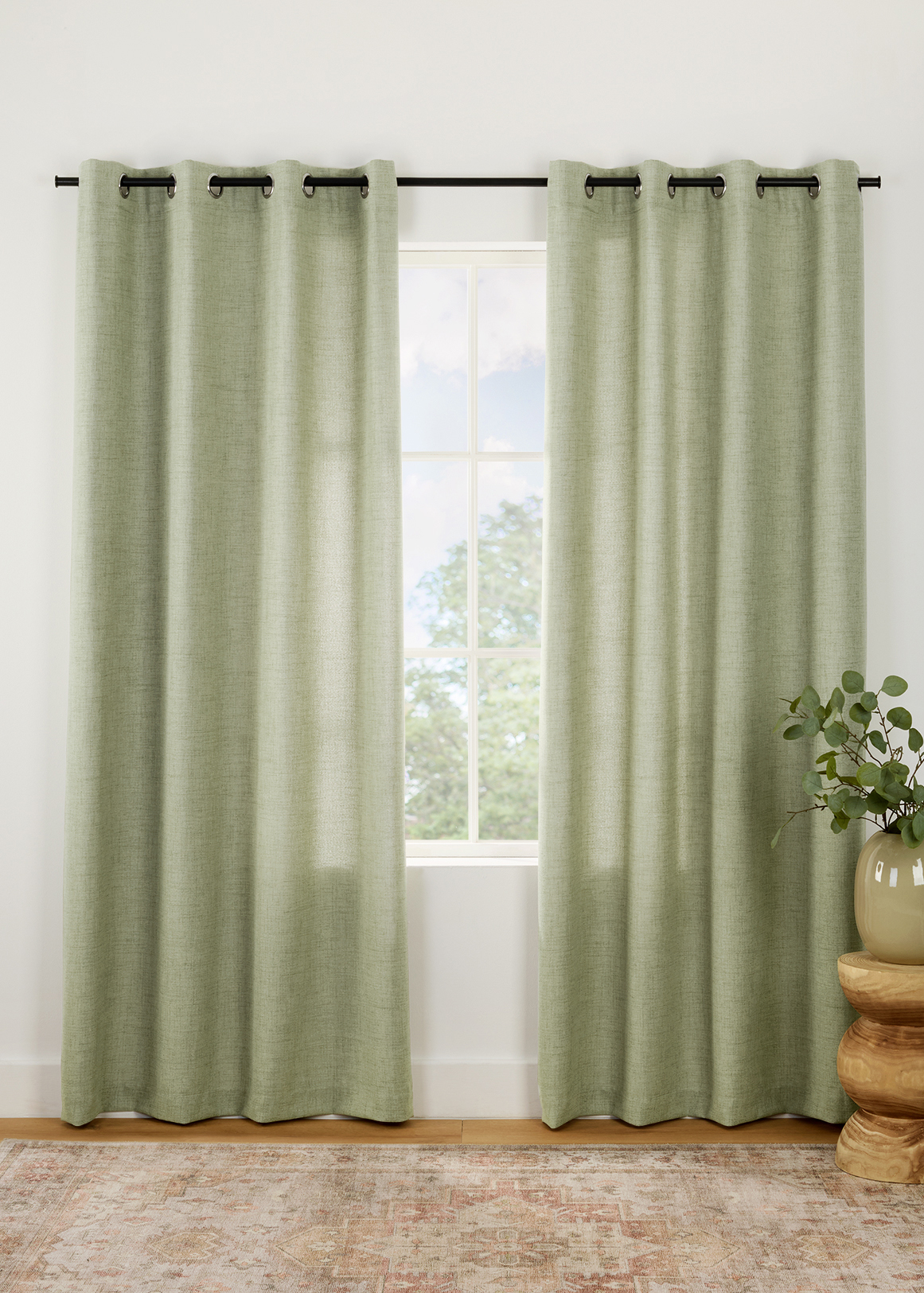 Milan Lined Eyelet Curtain 140 (W) x 223cm (L)