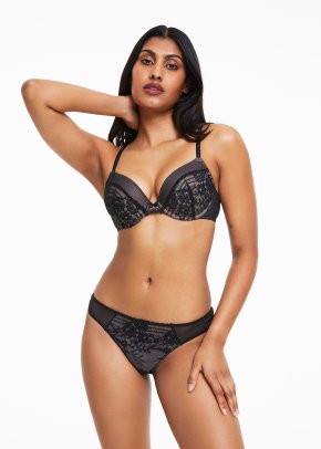 Woolworths SA on X: Whatever your shape, everyone deserves great support.  Our bras come in a range of sizes and nude shades and are comfortable as  they are beautiful #OwnYourFit >