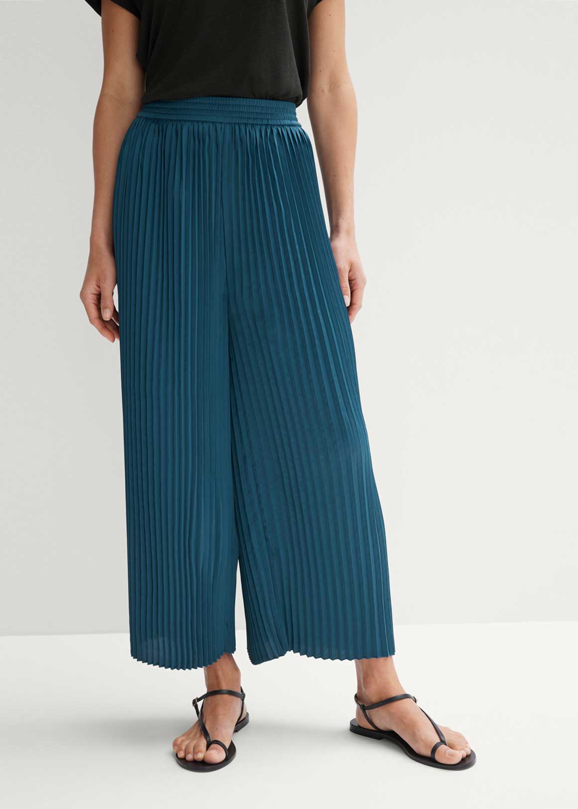 Pleat Pull On Crop Pant | Woolworths.co.za
