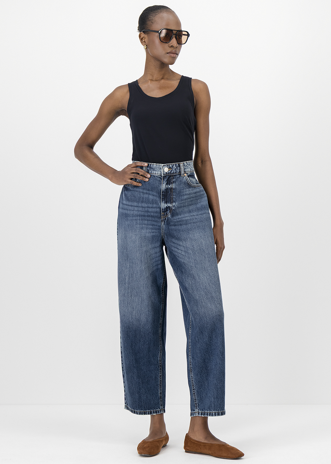 Stained High Rise Barrel Jeans