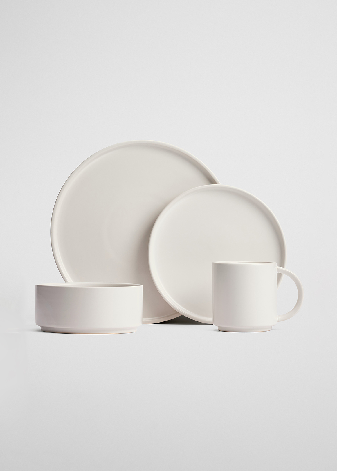 Stakk 16-Piece Dining Set