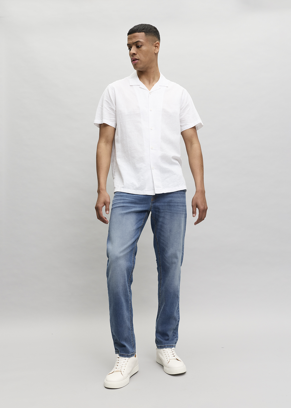 Tapered Jeans
