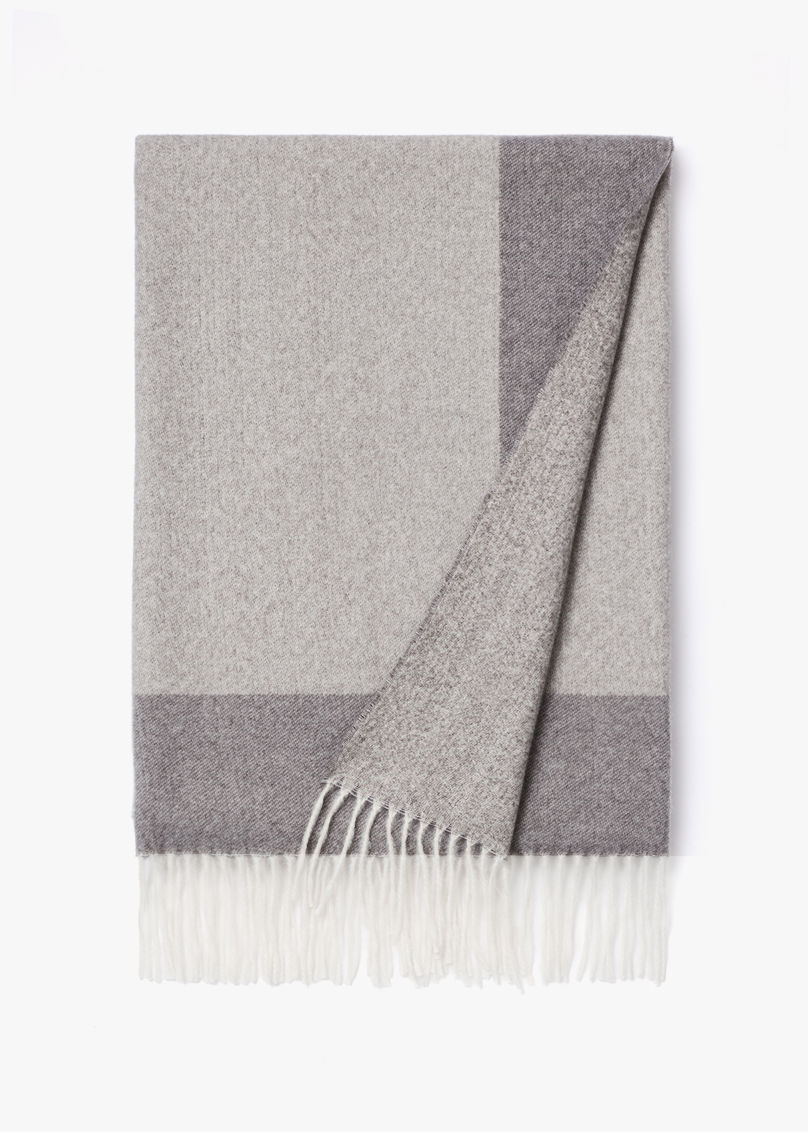Tassle Throw 180 x 140cm