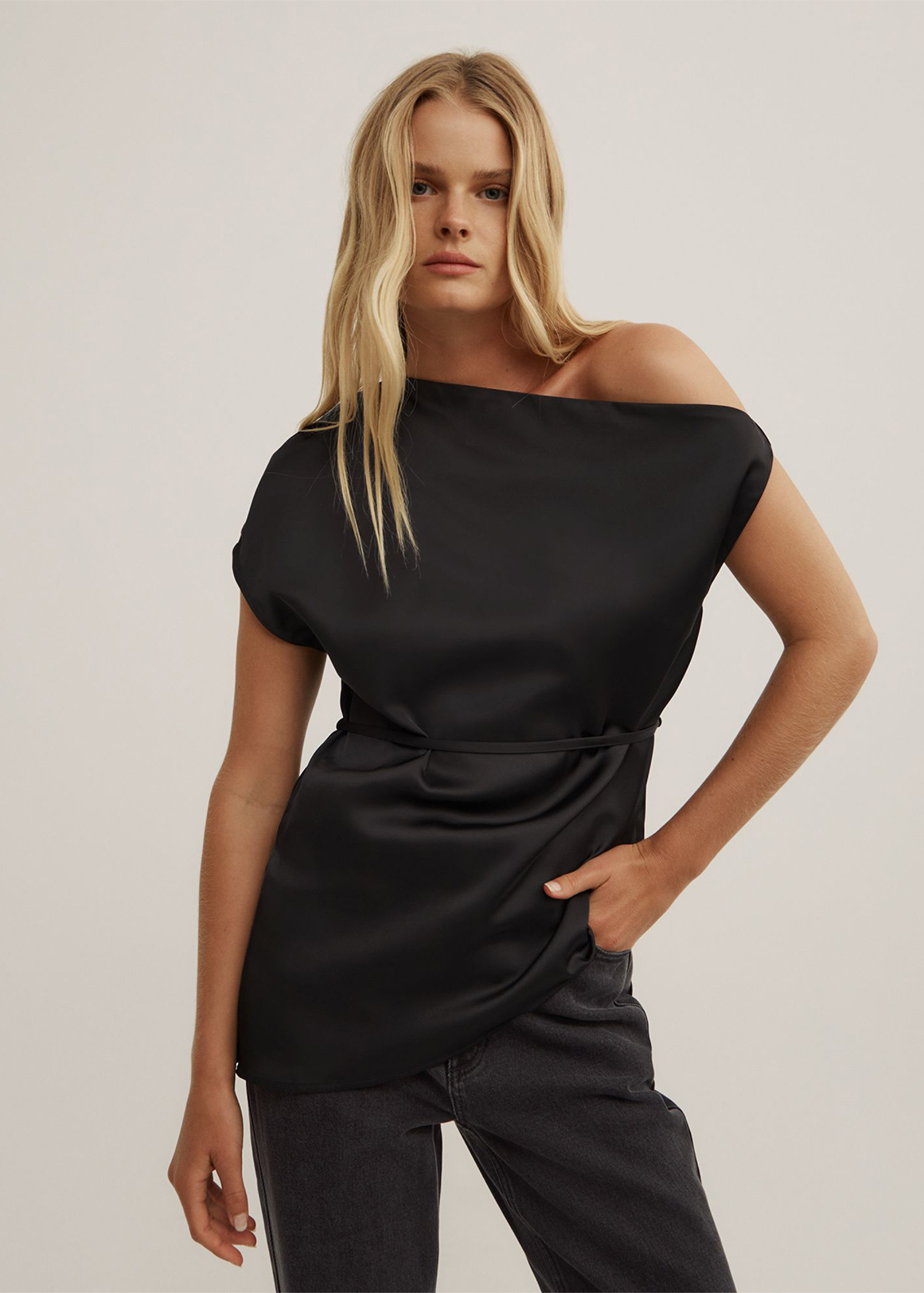 Tipped Shoulder Top