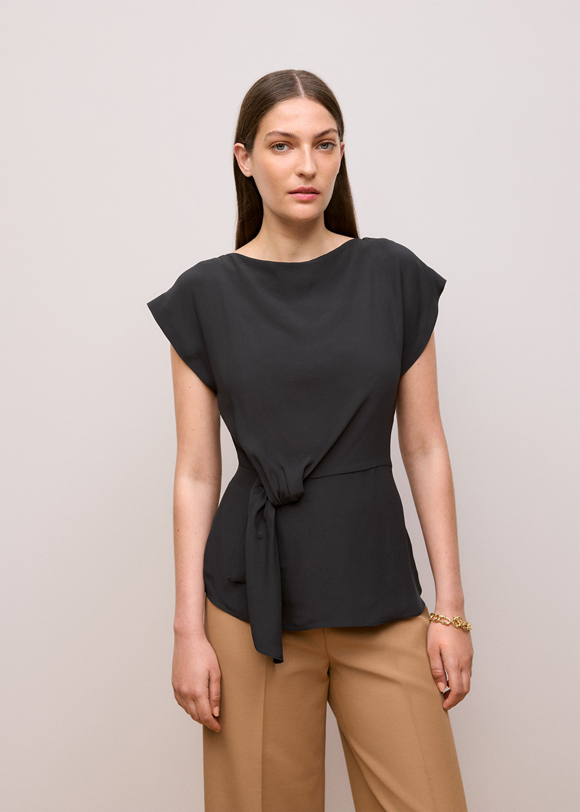 Twist Front Top