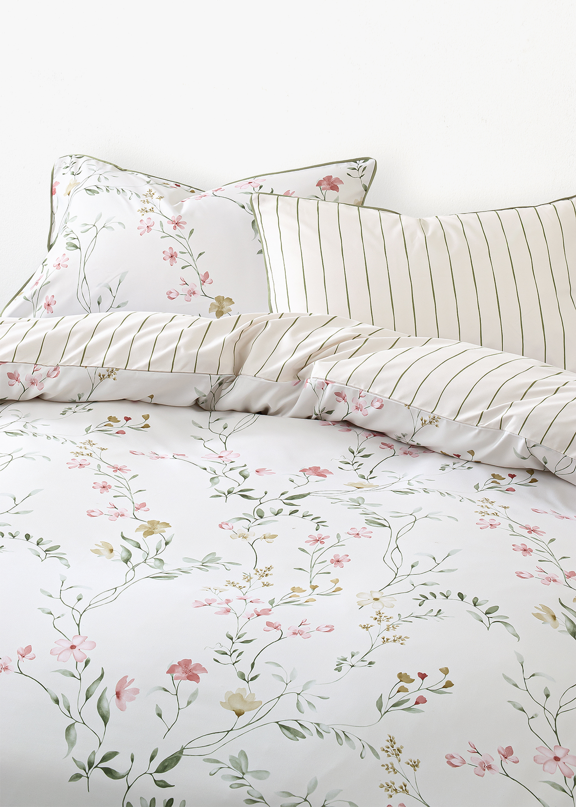 Whispering Leaves Microfibre Duvet Cover Set