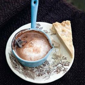 Shortbread with rich hot chocolate