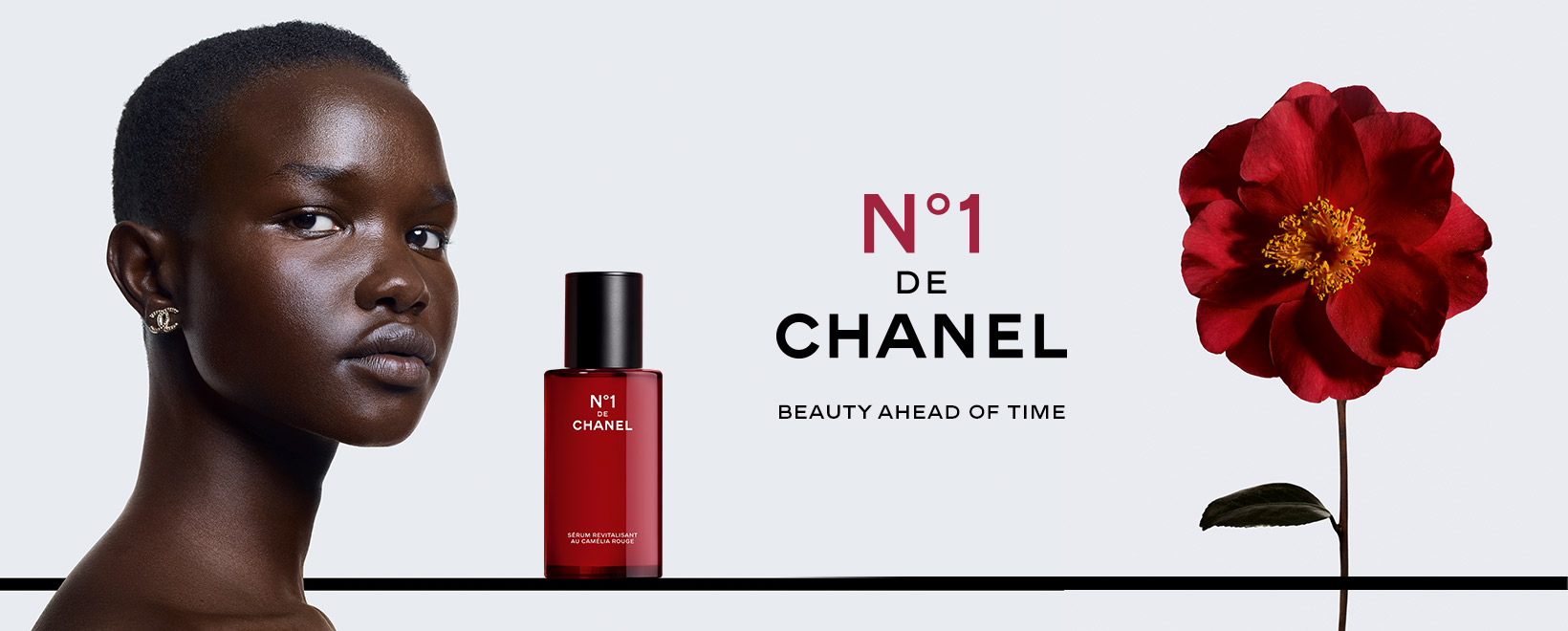 Chanel  N1 DE CHANEL REVITALIZING FOUNDATION Illuminates  Moisturizes   Protects